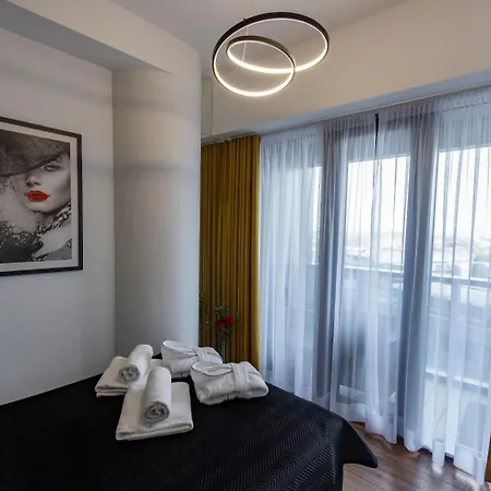 Apartment Skyline - Hanza Tower