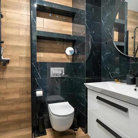 Skyline - Hanza Tower Apartment